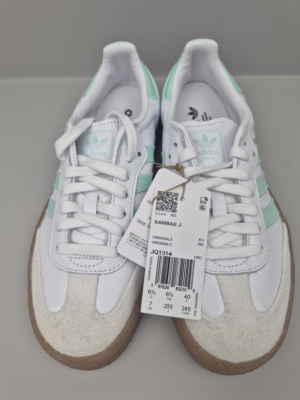 adidas Samba Low Top Lace Up Sneakers White/Mint Green Gum Rubber Sole women's 7